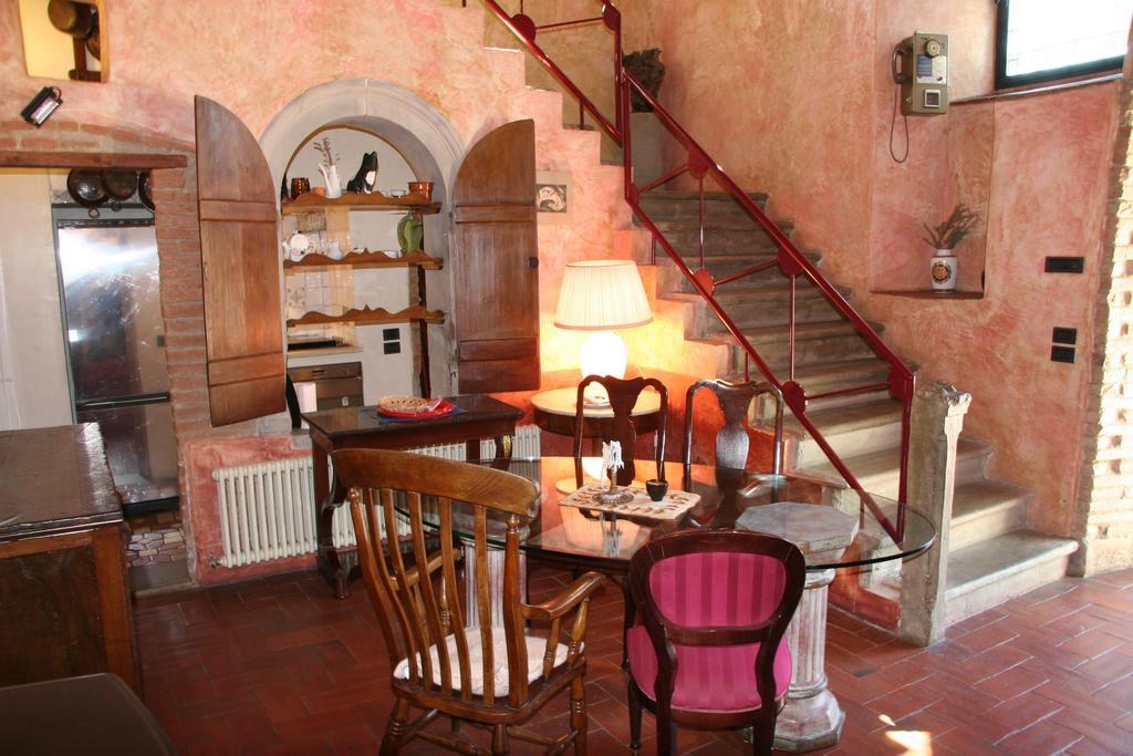 Poggio Alla Pieve Relais كالينْسانو الغرفة الصورة